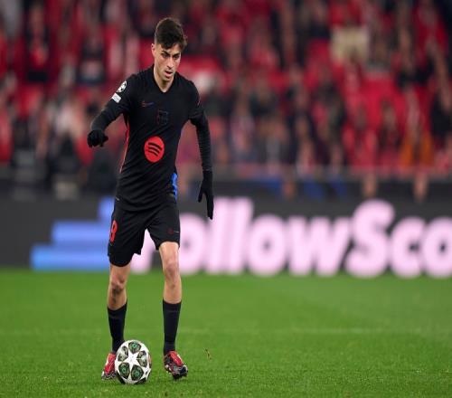 蝴蝶穿花突破封锁 哈登甩开防守换手上篮技惊四座