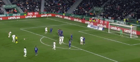 传射建功助巴西取胜！西媒：拉菲尼亚在巴西和巴萨均展现领导能力