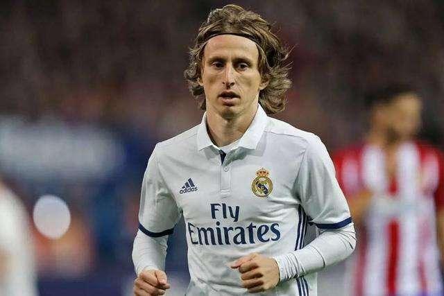 大国工匠化身篮球高手 沈阳再度上演“厂BA”篮球赛