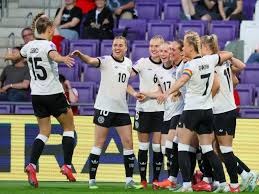 多伦多蓝鸟队季后赛外卡战在 8-1 领先下惨遭西雅图水手逆转